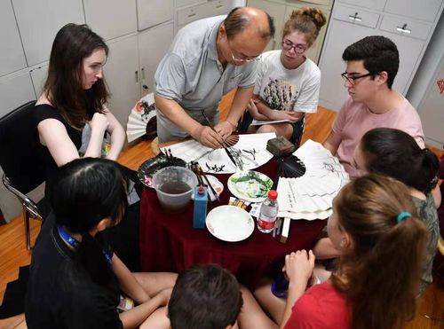 三學(xué)街社區(qū)開(kāi)展"文明無(wú)國(guó)界 非遺躍九州"中外文化交流活動(dòng)